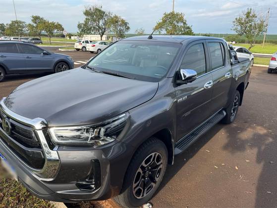 TOYOTA HILUX 2.8 D-4D TURBO DIESEL CD SRX LIMITED 4X4 AUTOMÁTICO